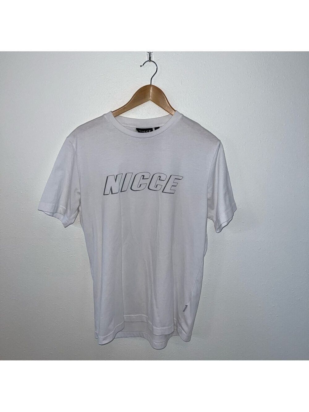 NICCE White Short Sleeve Tee Shirt Size Medium NWOT
